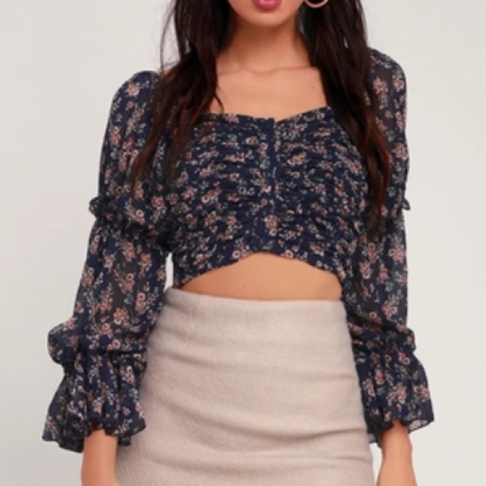 Floral Run he’s Long Sleeve Crop Top